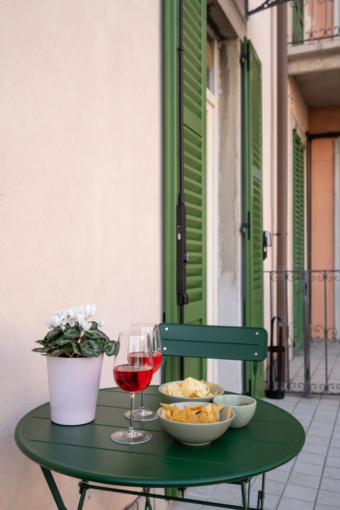 La Farfalla Blu - Boutique Apartment Bergamo Eksteriør billede